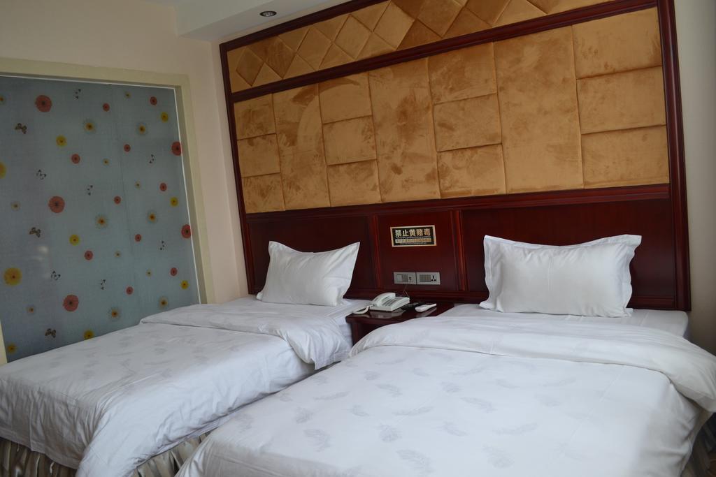 Xiang Tian Hotel Canton Esterno foto